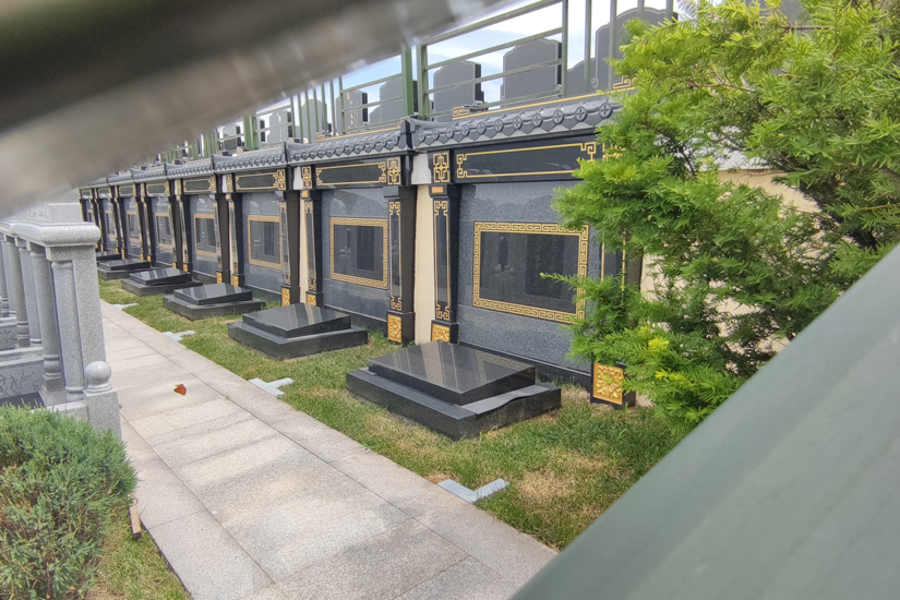沈阳墓园树葬与传统墓葬：一场绿色与传统的殡葬方式对比