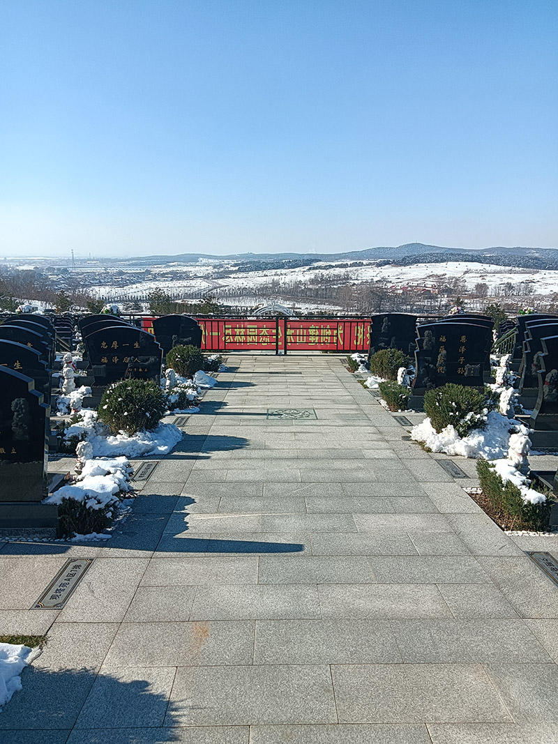 龙福山纪念园公墓冬天美景