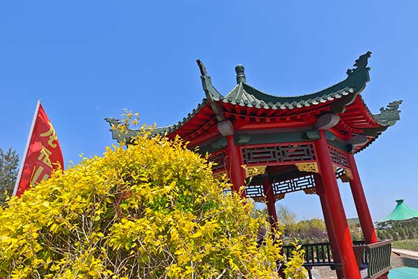 龙福山墓园